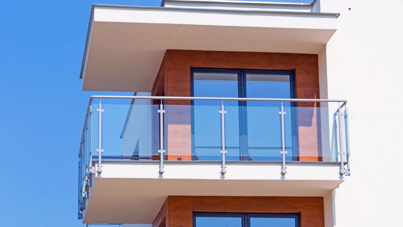 balcones en comunicad vecinos